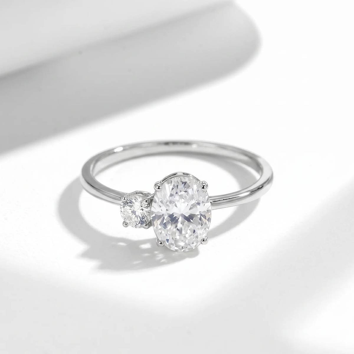 FX39377款S925银镀18K金蛋形圆形莫桑钻双石款携手并进女戒1.3ct