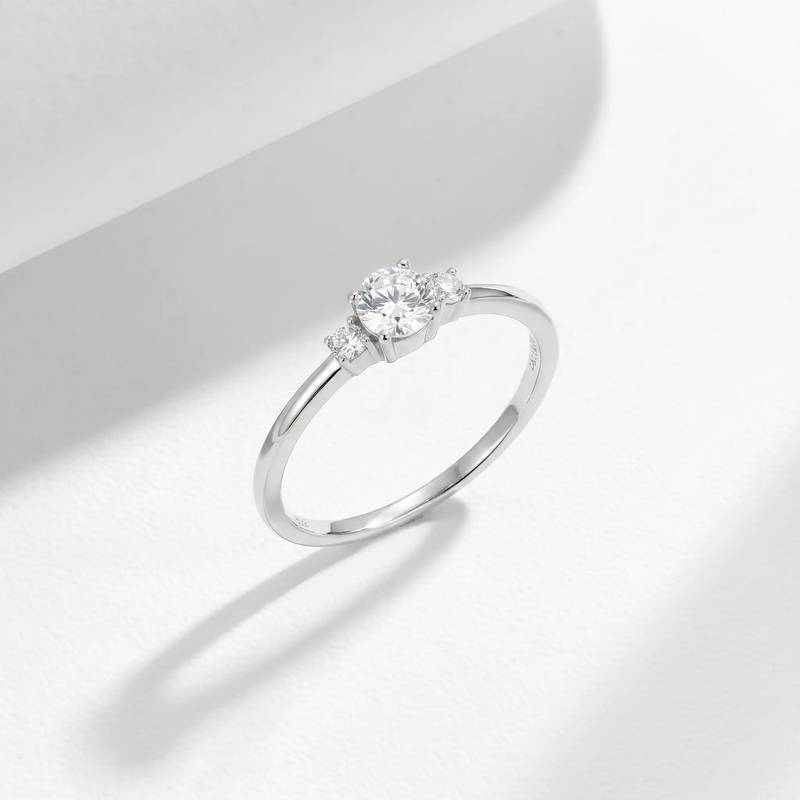 FX39384B款S925银镀18K金圆形莫桑钻陪伴轻奢女戒0.37ct