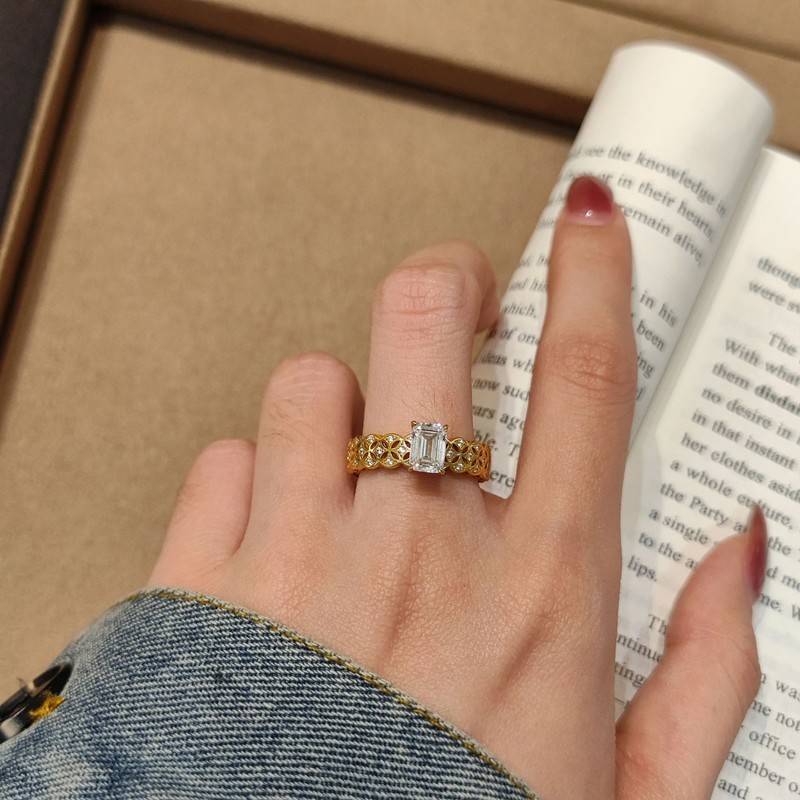 XY06款S925银镀18K黄金祖母绿切割形Moissanite镂空Women's Ring7*5mmmm/1.0ct