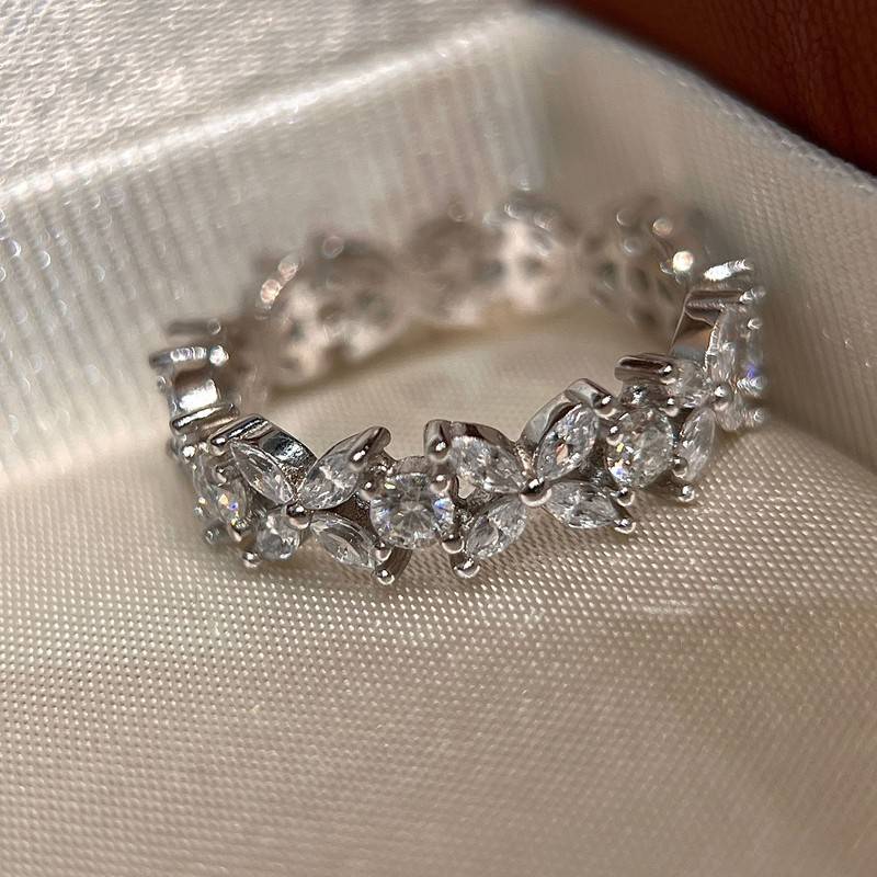 HS035款银S925银镀18K白金圆形Moissanite女四叶草排戒0.7ct