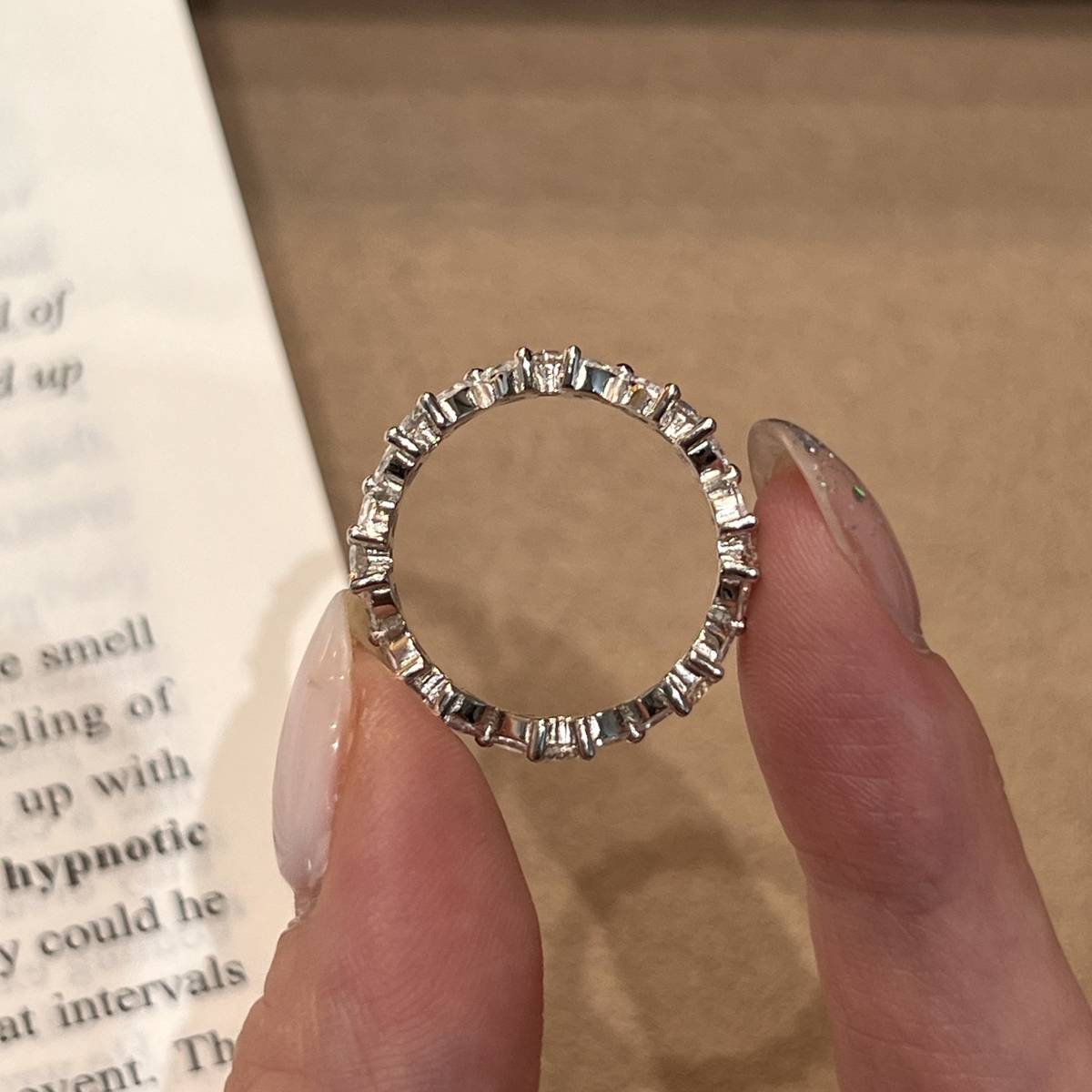 HS035款银S925银镀18K白金圆形莫桑钻女四叶草排戒0.7ct