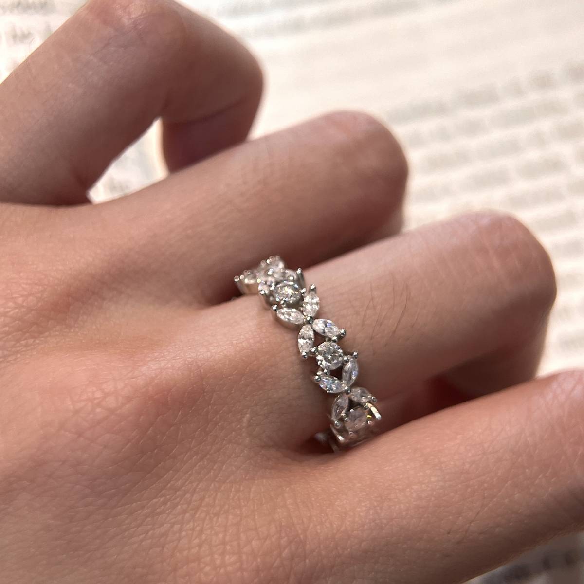 HS035款银S925银镀18K白金圆形莫桑钻女四叶草排戒0.7ct