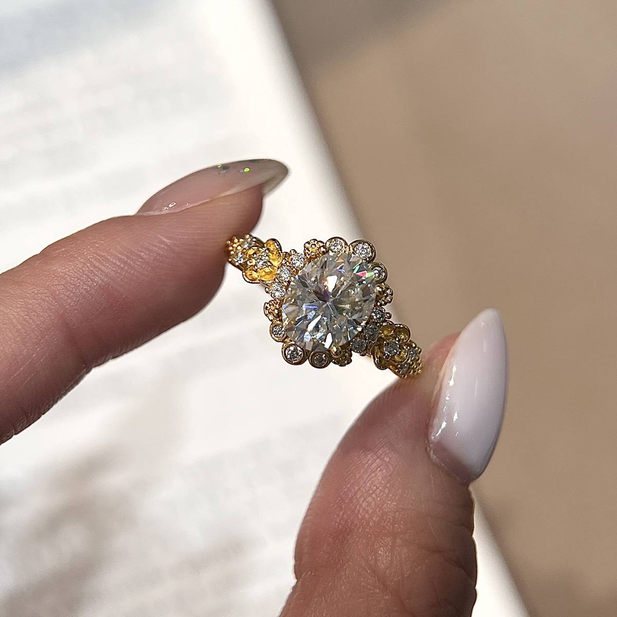 XY54款S925银镀18K黄金蛋形莫桑钻繁花女戒主石9*7mm/2.0ct