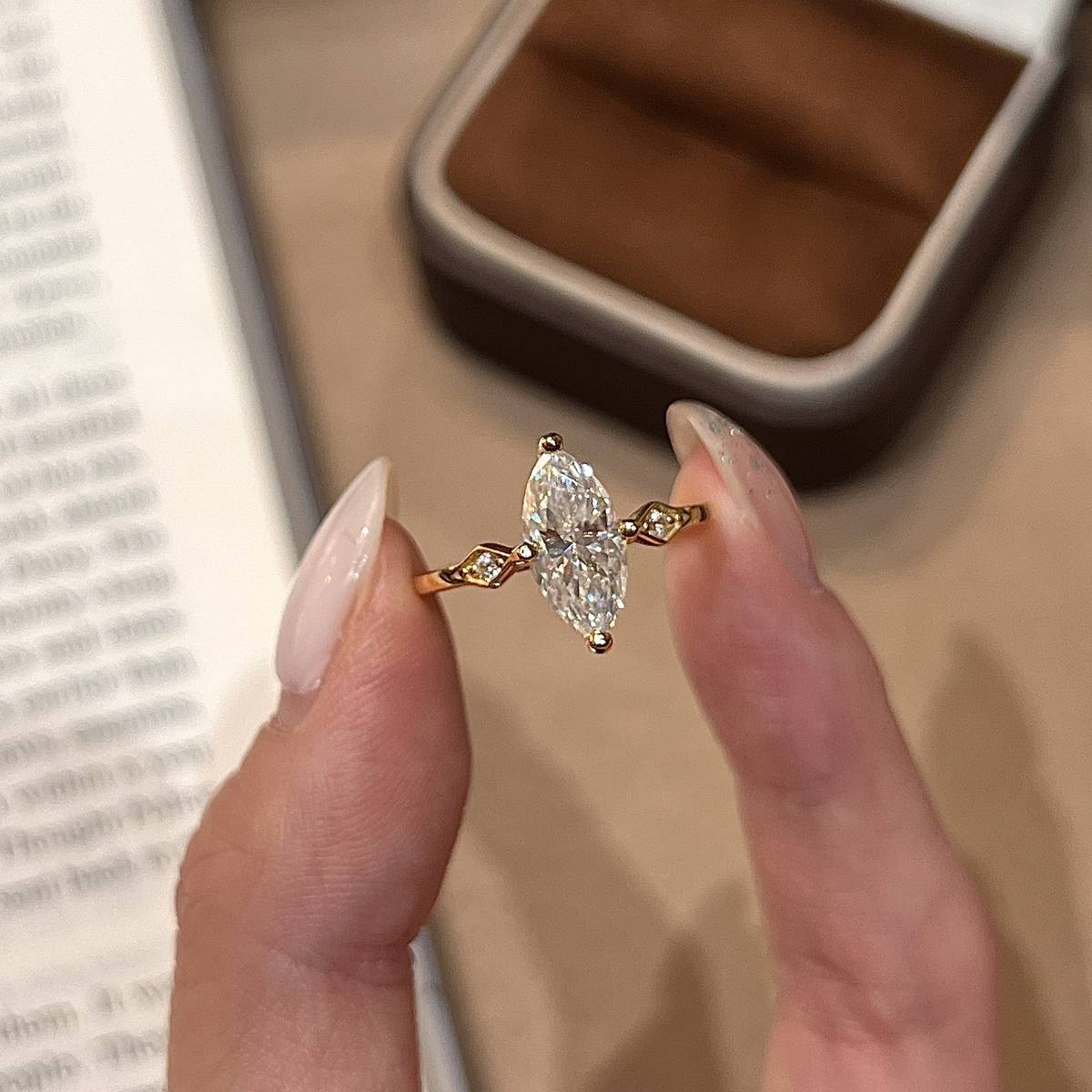 SN101款S925银镀18K黄金祖马眼形莫桑钻ins风法式轻奢女戒12*6mm/2.0ct