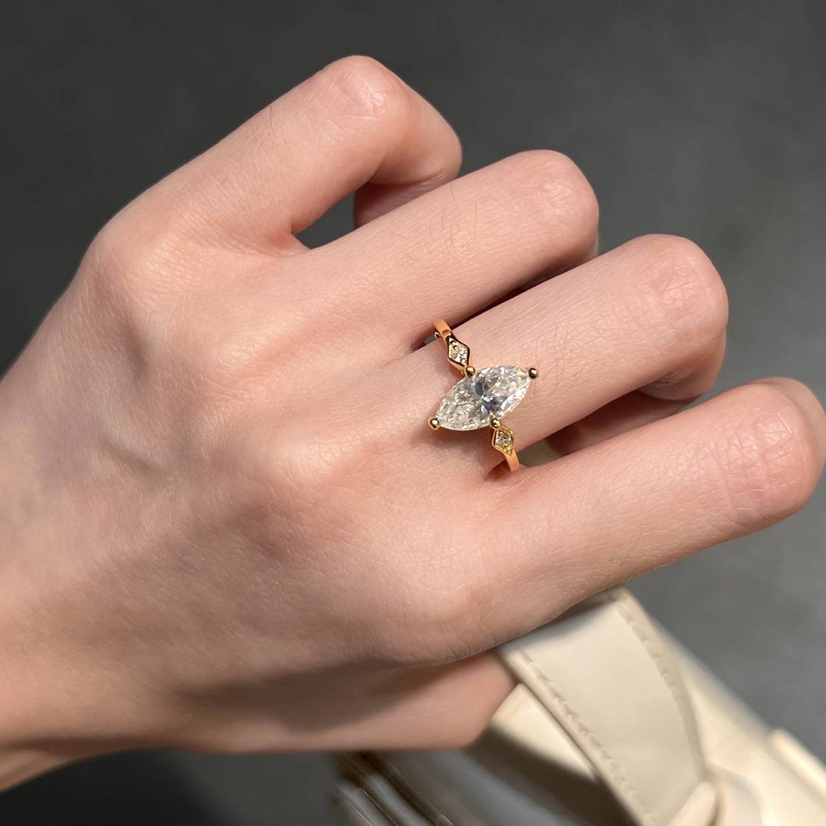 SN101款S925银镀18K黄金祖马眼形莫桑钻ins风法式轻奢女戒12*6mm/2.0ct