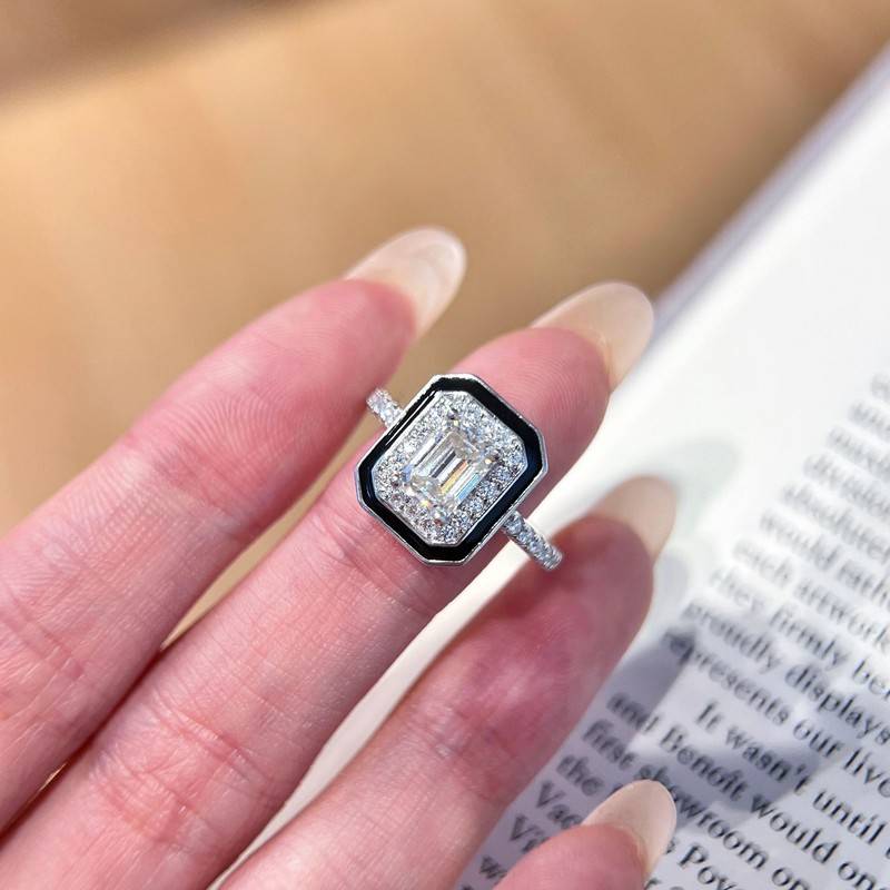 SN490款S925银镀18K白金祖母绿切割形Moissanite黑边框珐琅Women's Ring主石7*5mmmm/1.0ct