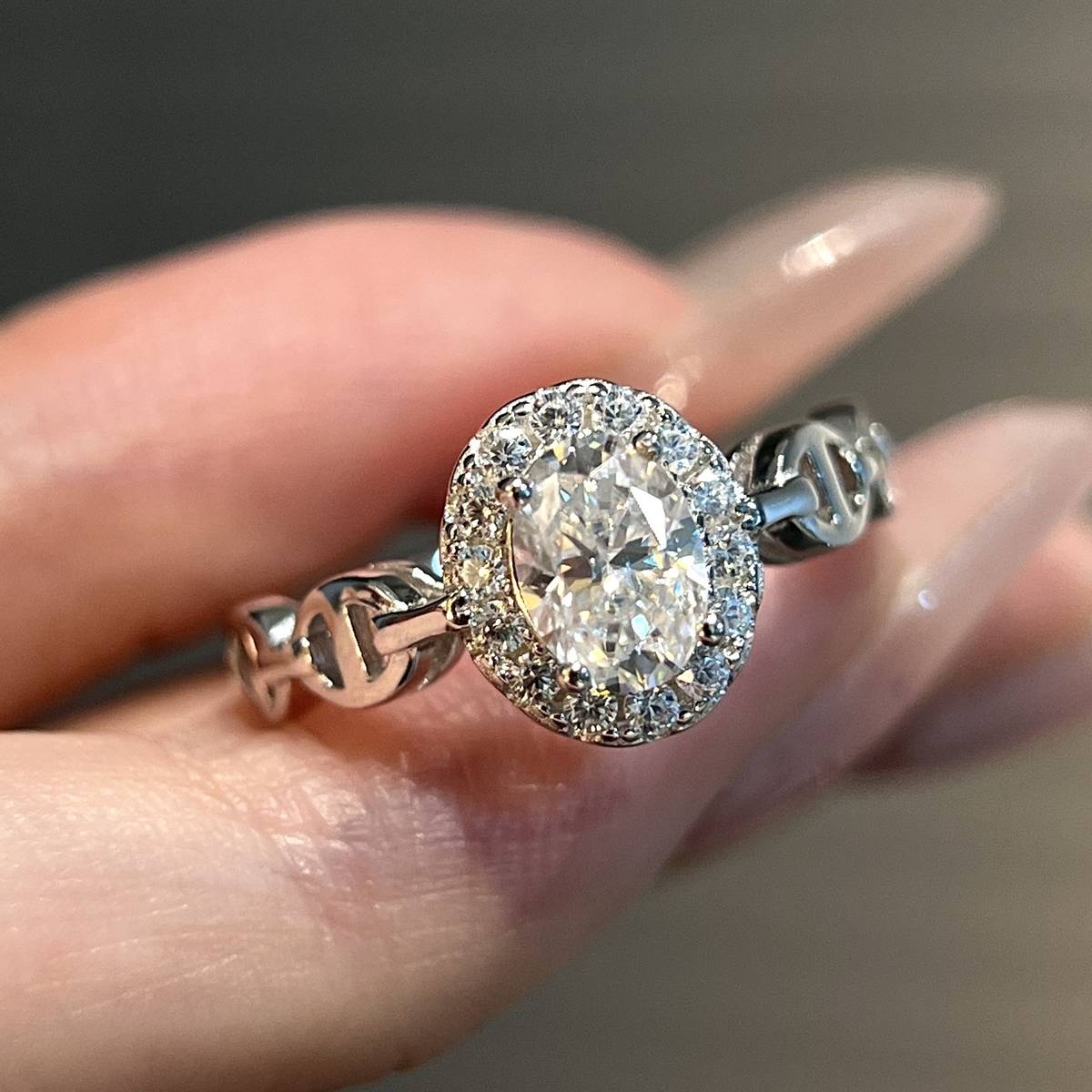 SN014款S925银镀18K白金蛋形Moissanite猪鼻子Affordable LuxuryWomen's Ring主石7*5mmmm/1.0ct