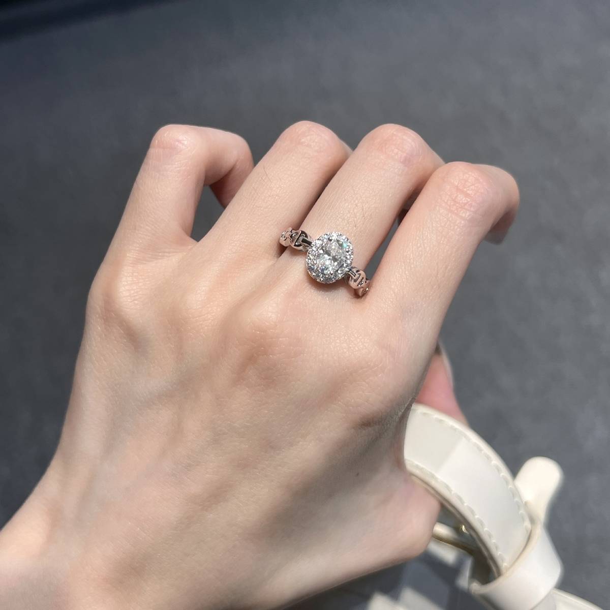 SN014款S925银镀18K白金蛋形Moissanite猪鼻子Affordable LuxuryWomen's Ring主石7*5mmmm/1.0ct