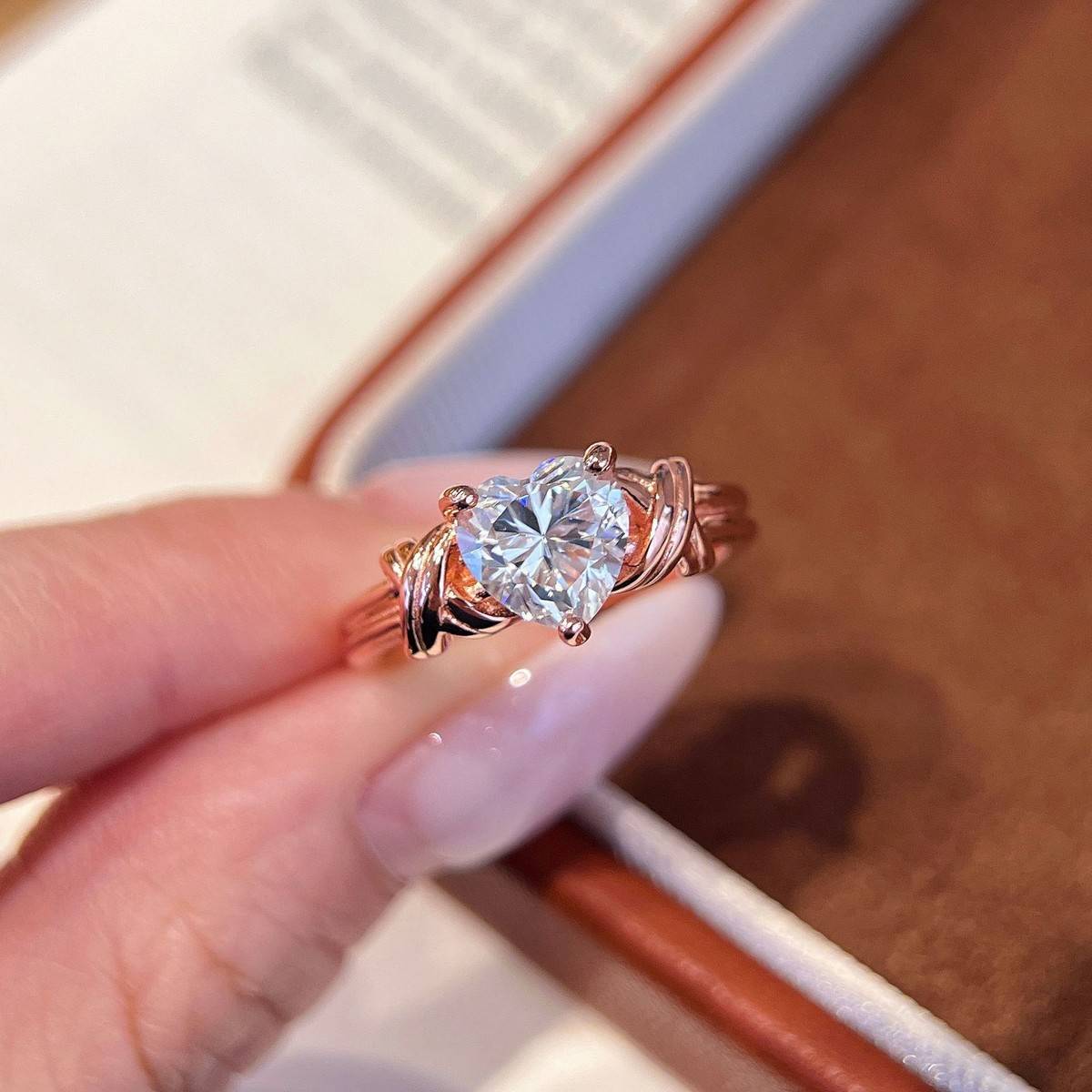 SN500款S925银镀18K玫瑰金心形Moissanite交叉戒臂FashionWomen's Ring主石7*7mmmm/1.2ct