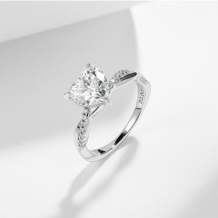 R3-0621甜心藤蔓款S925银镀18K白金心形MoissaniteWomen's Ring主石8*8mmmm/2.0ct