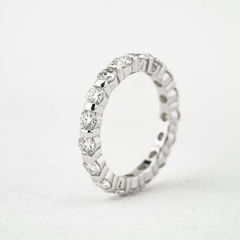 R3-0649相互依偎款S925银镀18K白金圆形莫桑钻排戒1.9ct