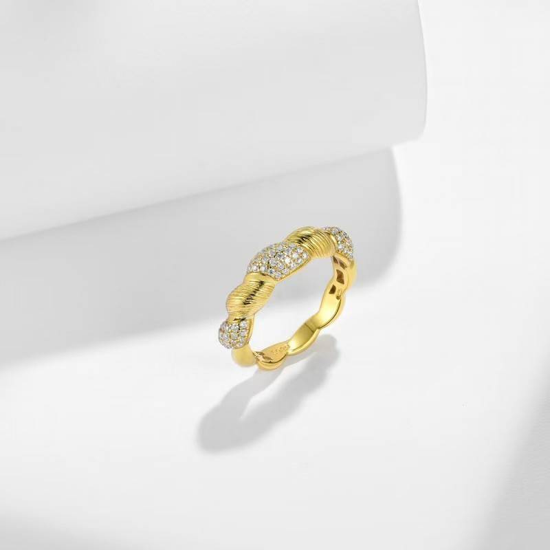 R3-0627热恋缠绵款S925银镀18K黄金圆形MoissaniteWomen's Ring0.385ct