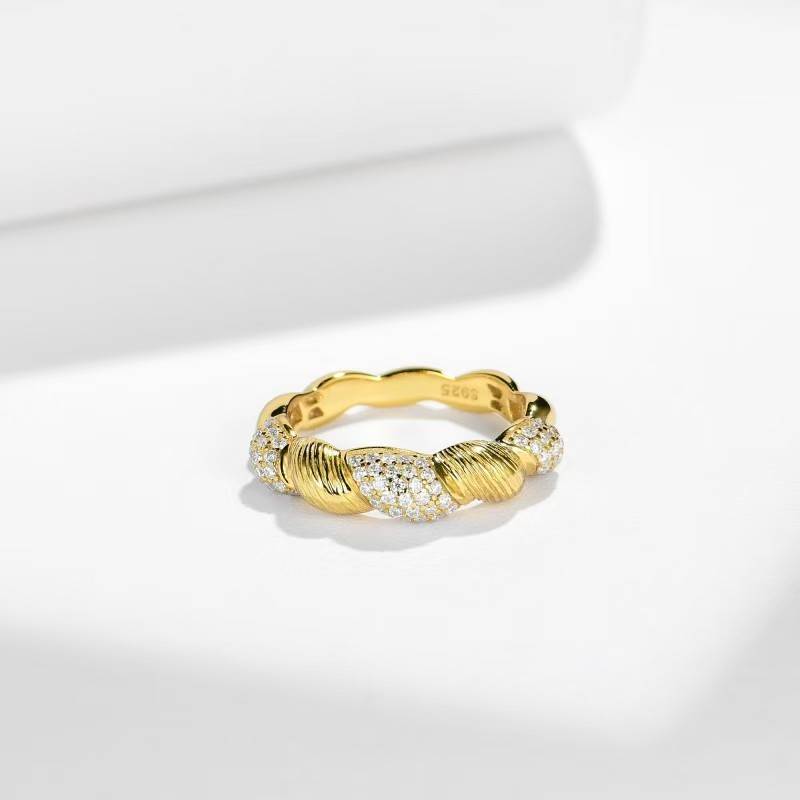 R3-0627热恋缠绵款S925银镀18K黄金圆形MoissaniteWomen's Ring0.385ct