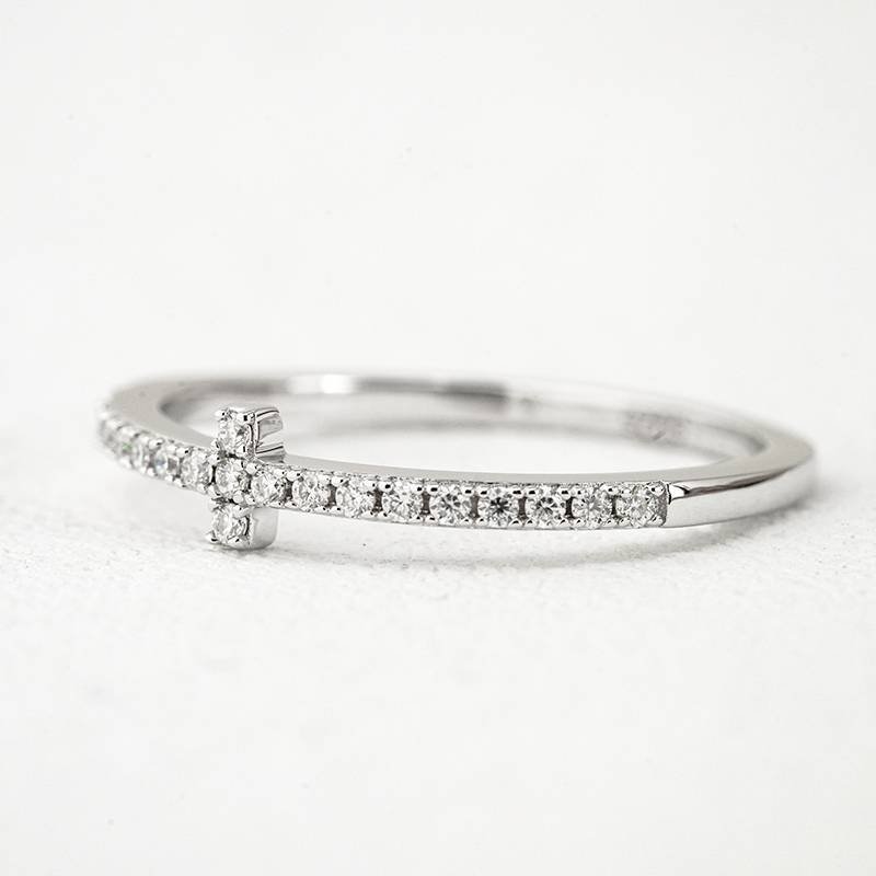 R3-0675十字架款S925银镀18K白金圆形Moissanite排戒0.17ct