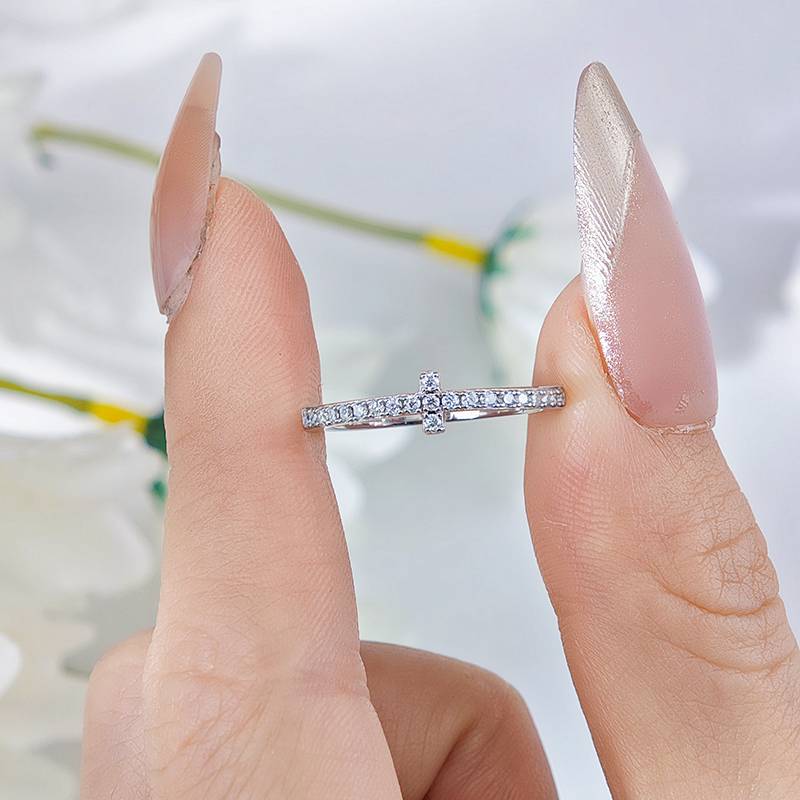 R3-0675十字架款S925银镀18K白金圆形Moissanite排戒0.17ct