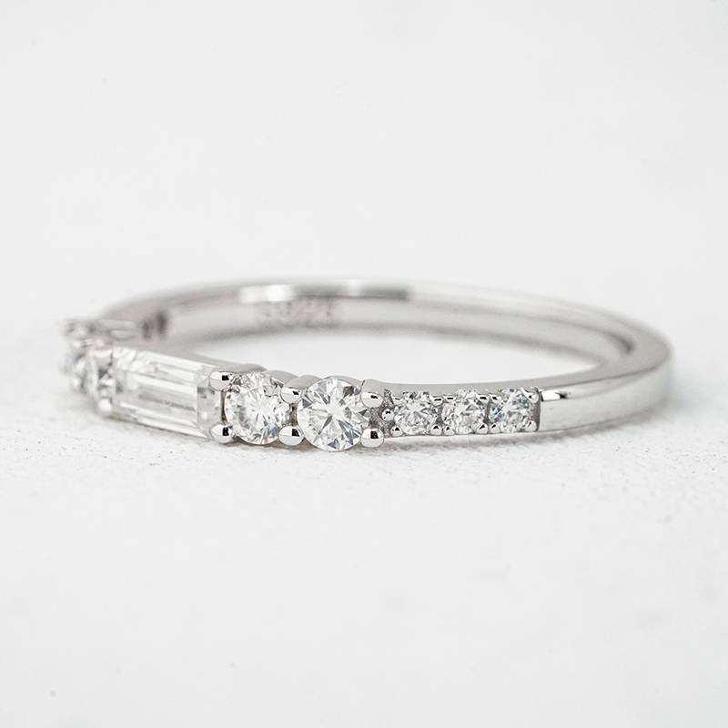 R3-0686方圆交辉款S925银镀18K白金长方形圆形Moissanite排戒0.19ct