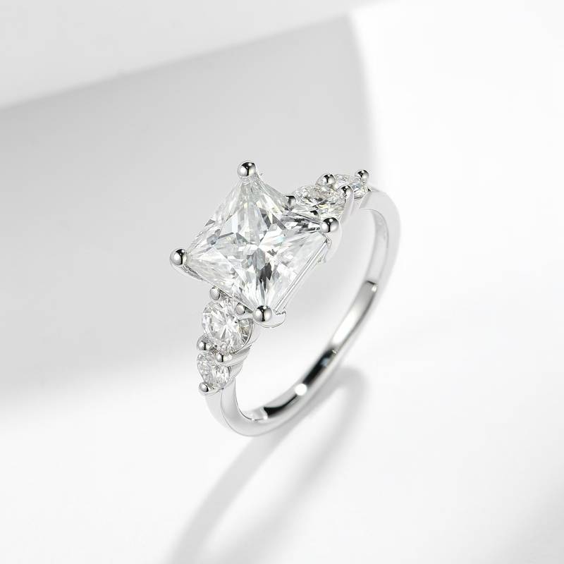 R3-0602公主魅力款S925银镀18K白金公主方形MoissaniteWomen's Ring主石8*8mmmm/3ct
