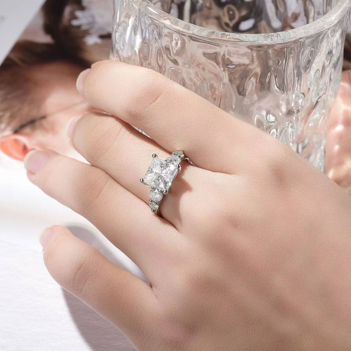 R3-0602公主魅力款S925银镀18K白金公主方形莫桑钻女戒主石8*8mm/3ct