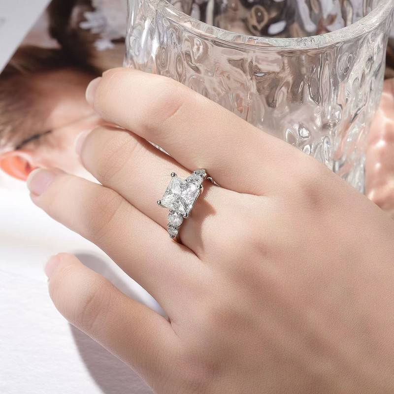 R3-0602公主魅力款S925银镀18K白金公主方形MoissaniteWomen's Ring主石8*8mmmm/3ct
