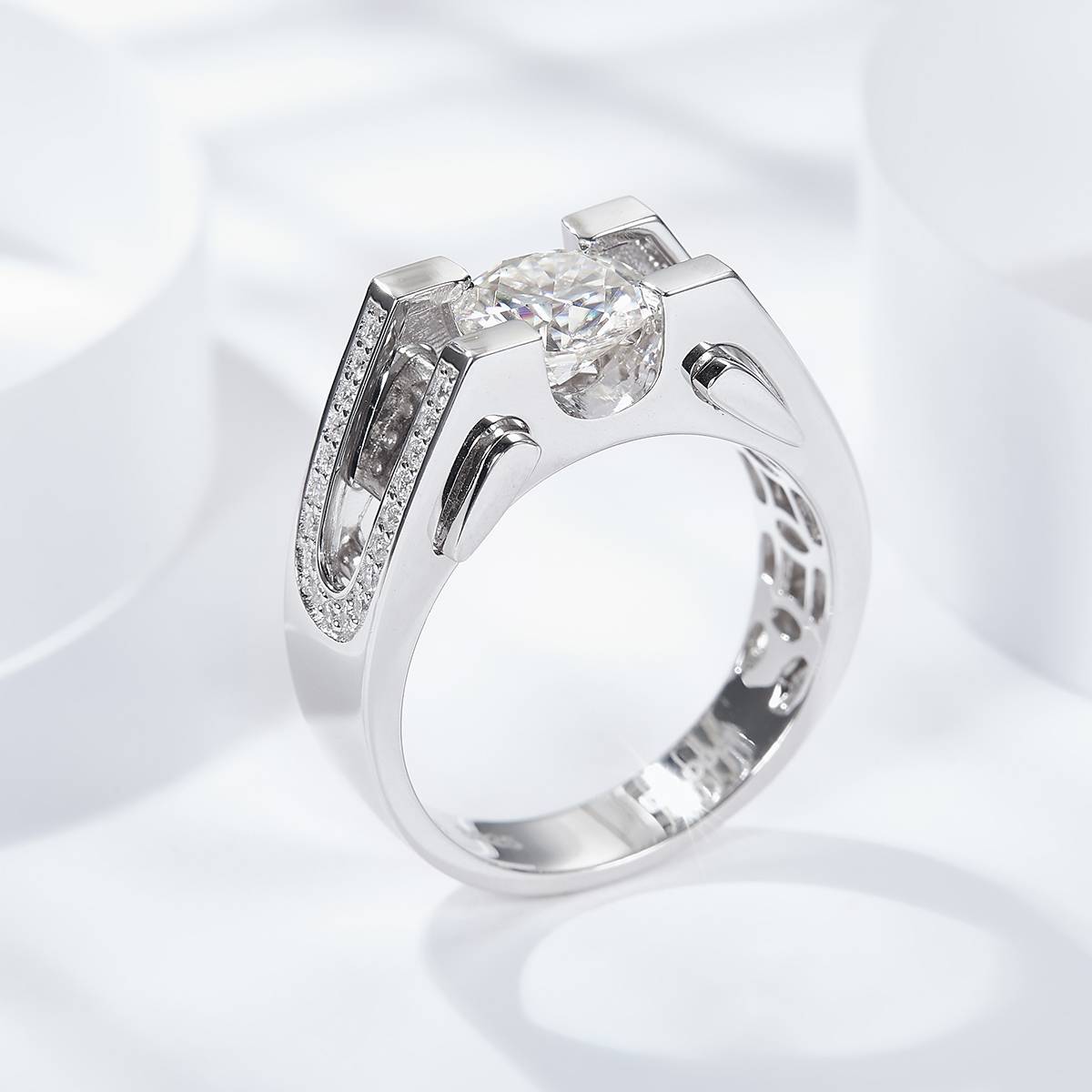 RM2010B卓越男戒款S925银镀18K白金圆形莫桑钻男戒主1.0ct/2.0ct