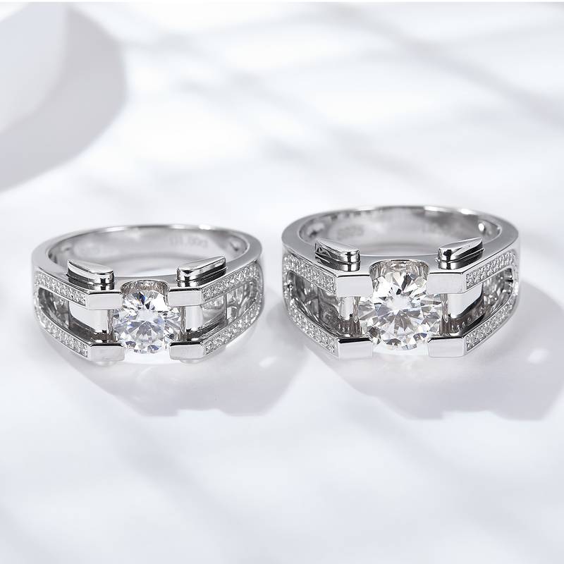 RM2010B卓越Men's Ring款S925银镀18K白金圆形MoissaniteMen's Ring主1.0ct/2.0ct