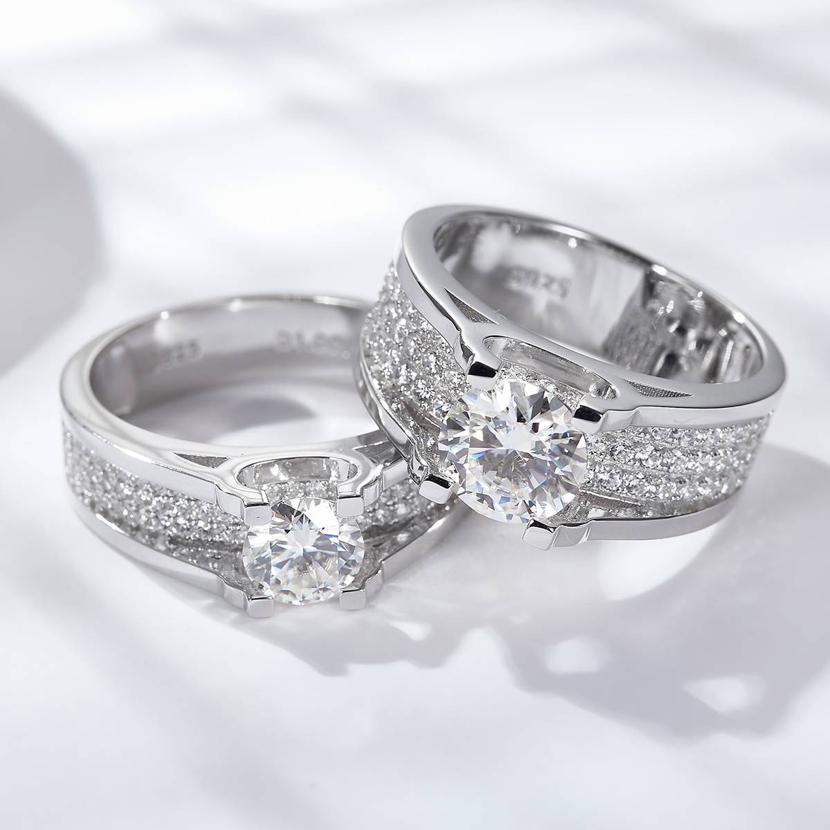 RM2008B俊逸Men's Ring款S925银镀18K白金圆形MoissaniteMen's Ring主1.0ct/2.0ct