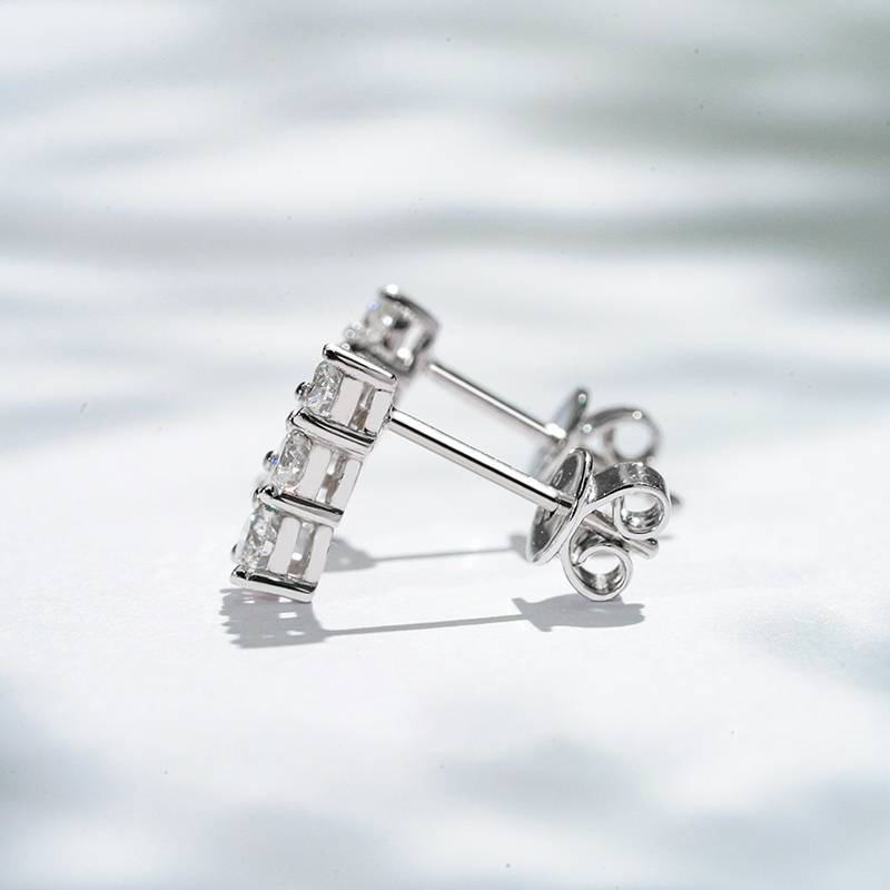 SME3-0140绮排韵珥款S925银镀18K白金圆形MoissaniteStud Earring0.5ct
