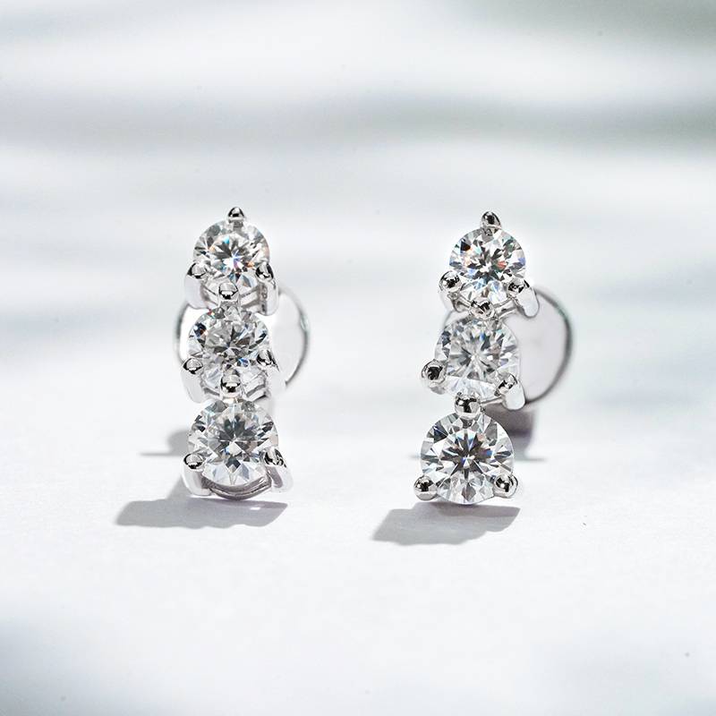 SME3-0140绮排韵珥款S925银镀18K白金圆形MoissaniteStud Earring0.5ct