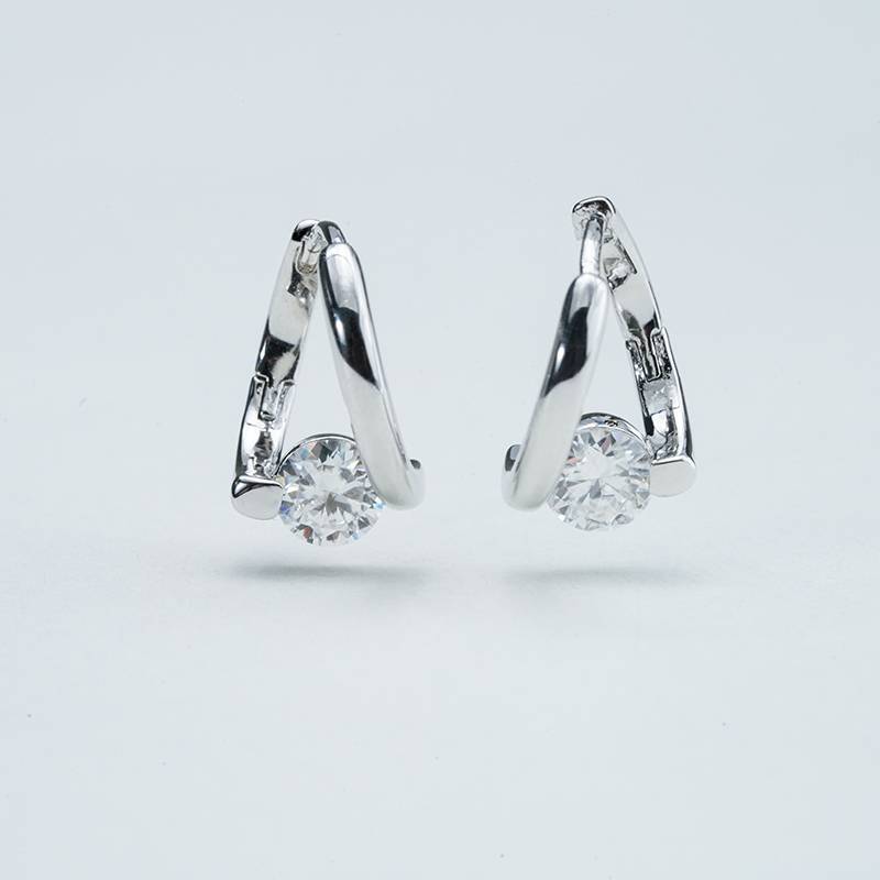 SME3-0055环环相扣款S925银镀18K白金圆形莫桑钻耳环0.5ct*2