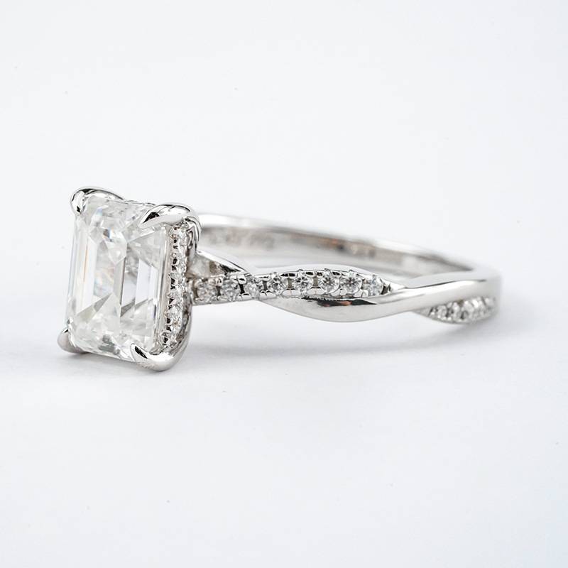 R3-0620-EM方影藤蔓款S925银镀18K金祖母绿形MoissaniteWomen's Ring主石8*6mmmm/2.0ct