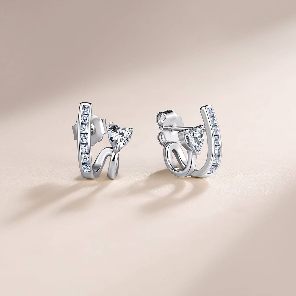 E23761款S925银镀18K金心形MoissaniteFashionStud Earring1.2ct