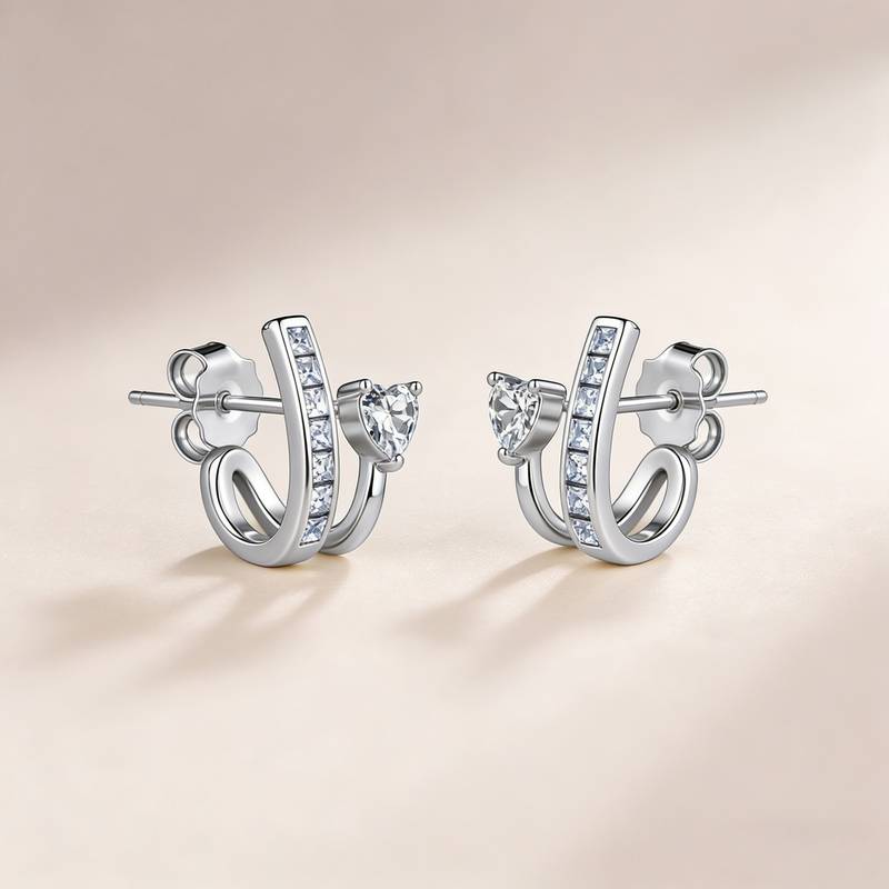 E23761款S925银镀18K金心形莫桑钻时尚耳钉1.2ct