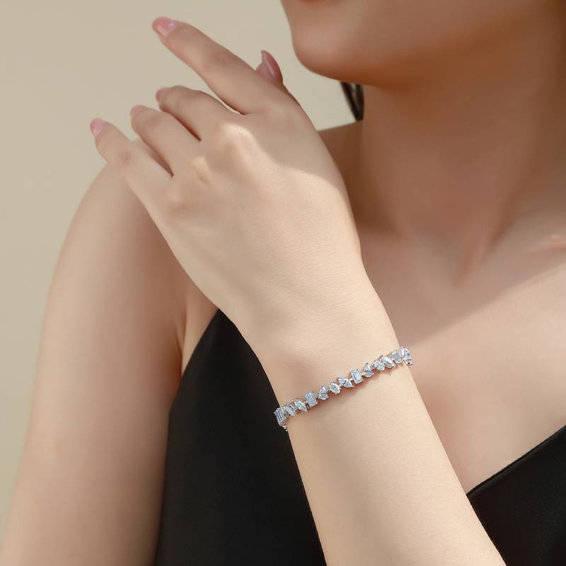 SB0393103款S925银镀18K金异形莫桑钻璀璨几何手链11.4ct