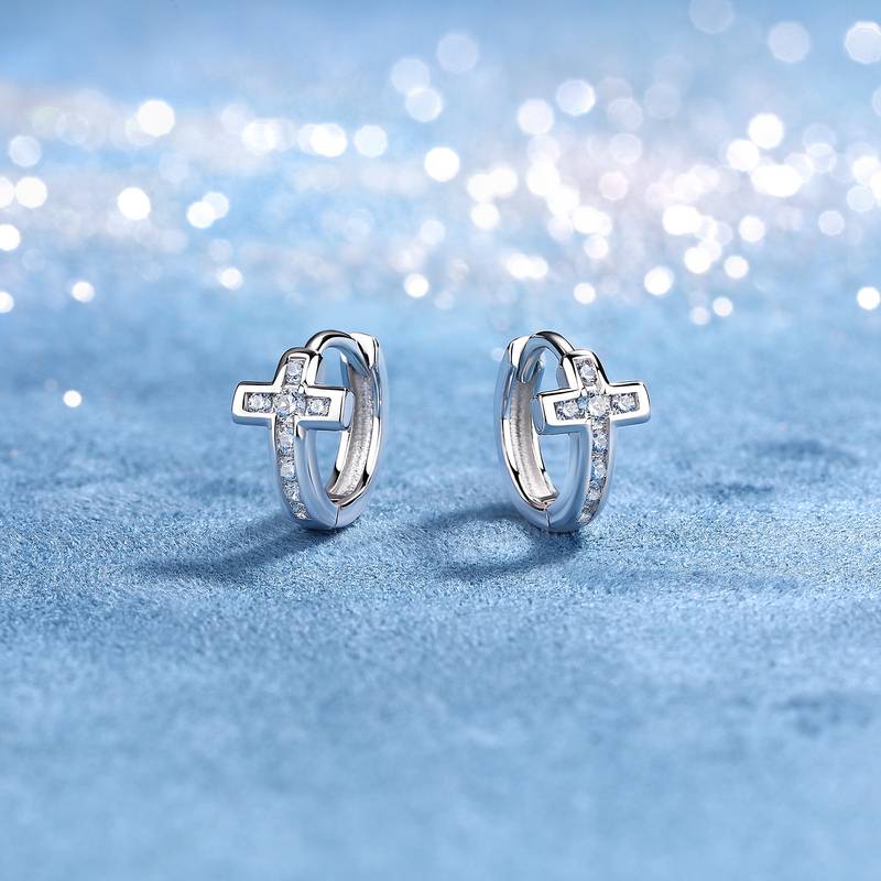 ME2036款S925银镀18K金圆形莫桑钻十字架耳环0.3ct