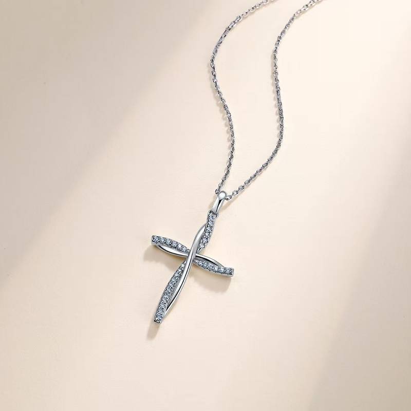 MP1194款S925银镀18K金莫桑钻扭纹十字架项链0.17ct