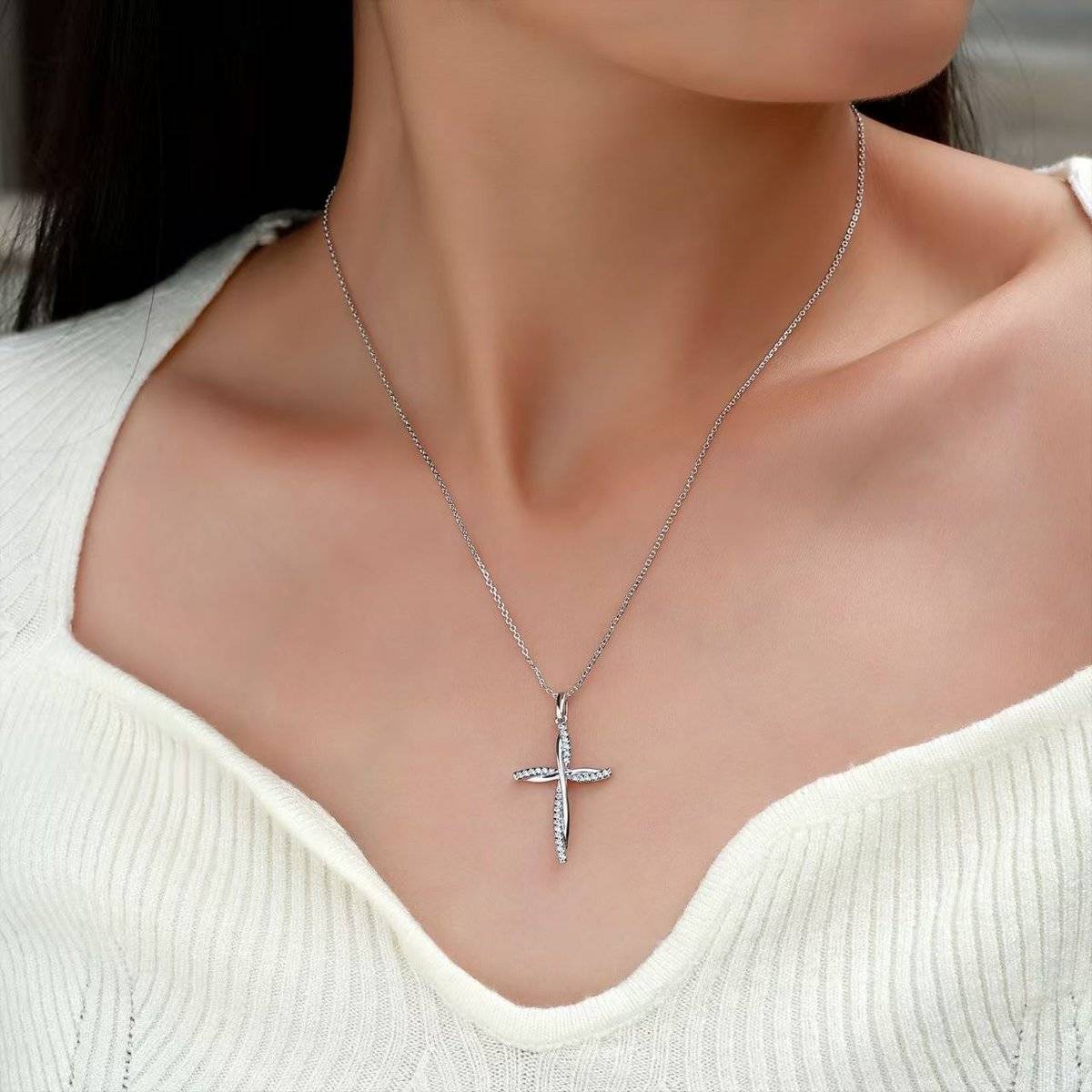 MP1194款S925银镀18K金Moissanite扭纹十字架Necklace0.17ct