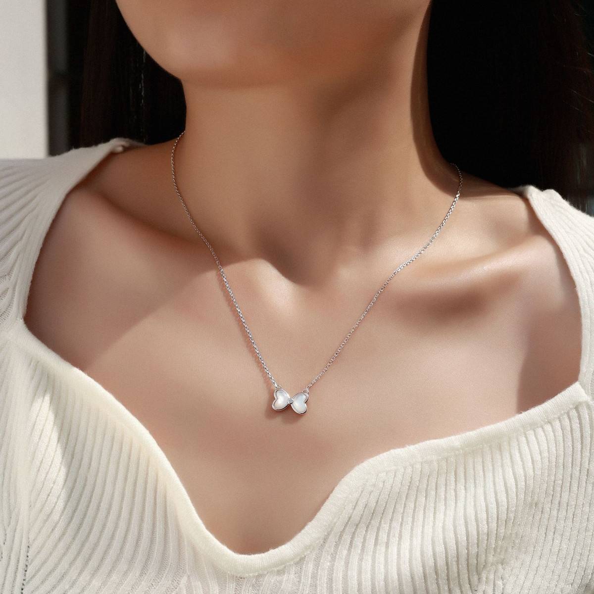 MP2491款S925银镀18K金Moissanite白贝母可爱蝴蝶结Necklace0.015ct