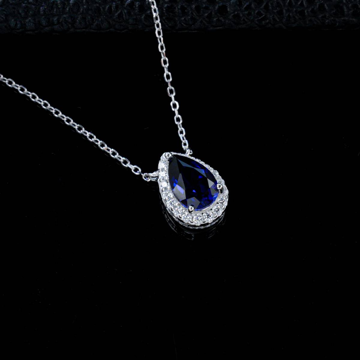 P1587款S925银镀18K白金梨形培育彩宝Necklace主石9*6mmmm/3.4ct