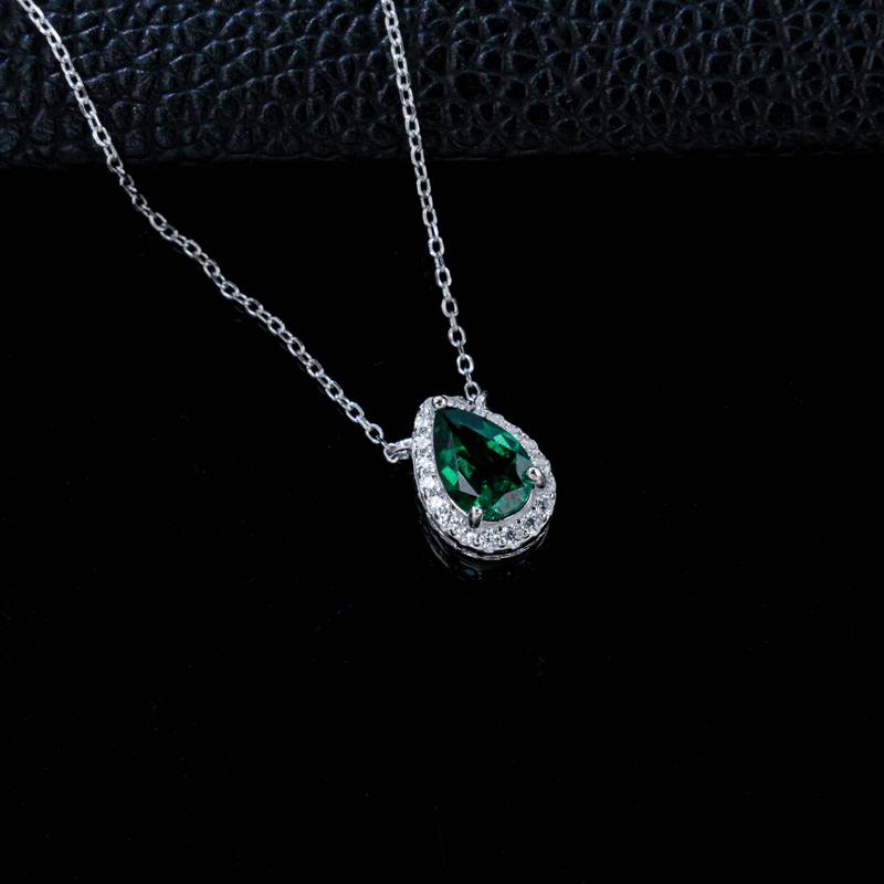 P1587款S925银镀18K白金梨形培育彩宝Necklace主石9*6mmmm/3.4ct