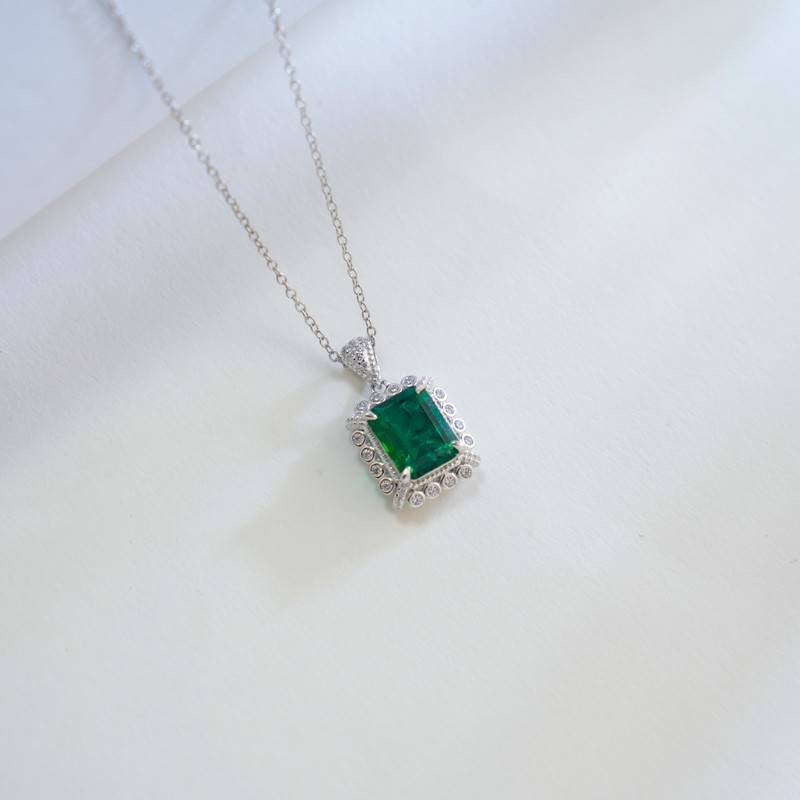 P1629款S925银镀18K白金祖母绿切割培育彩宝项链主石10*8mm/3.91ct