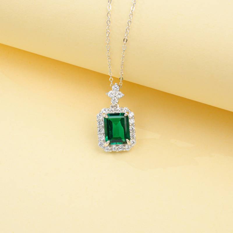 P0895款S925银镀18K白金祖母绿切割培育彩宝项链主石10*8mm/4.31ct