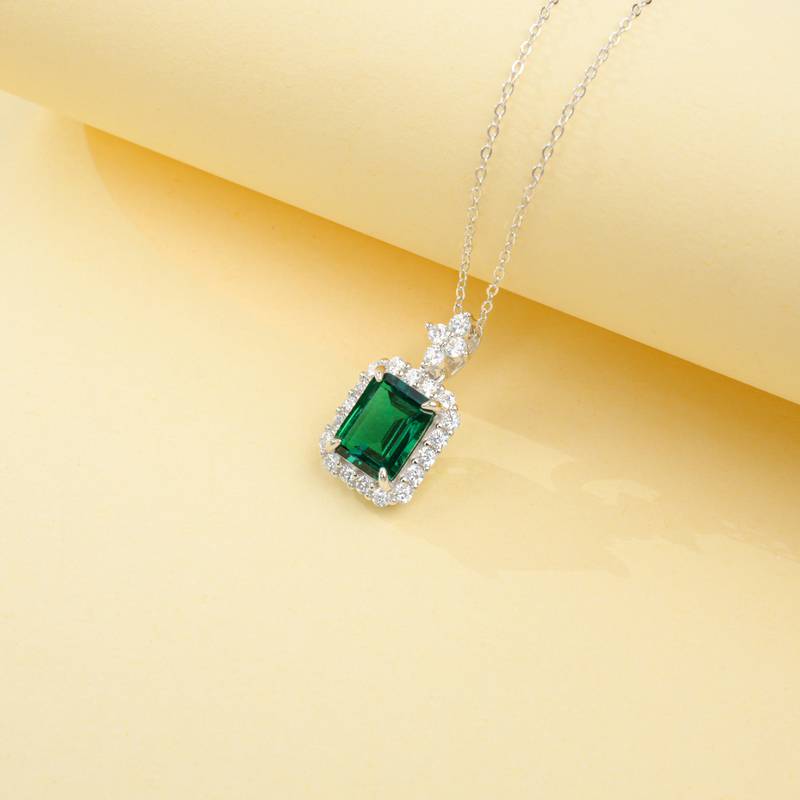 P0895款S925银镀18K白金祖母绿切割培育彩宝项链主石10*8mm/4.31ct