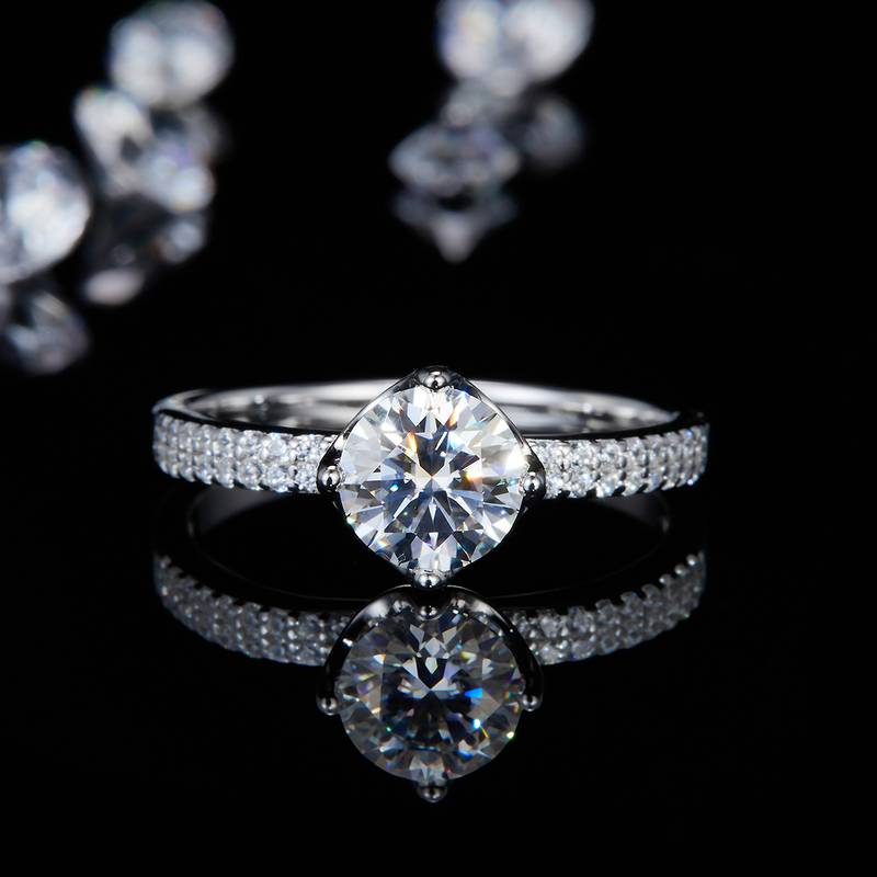 单头女戒S925银镀白金女戒定制选款主石莫桑钻1.0ct/副石高碳钻