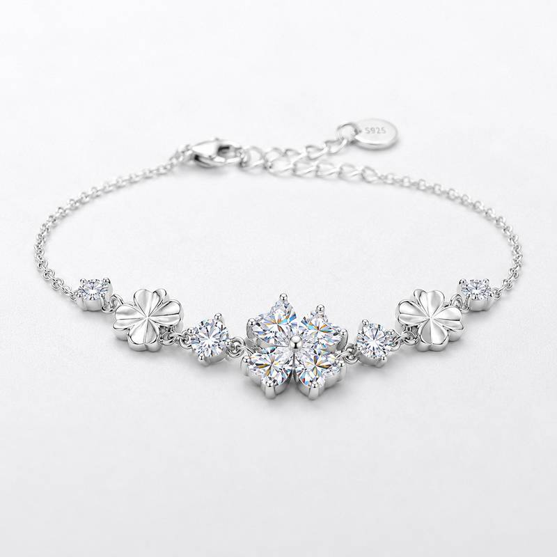 B12537-BMC款银镀18K白金心形莫桑钻幸运四叶草手链3.2ct