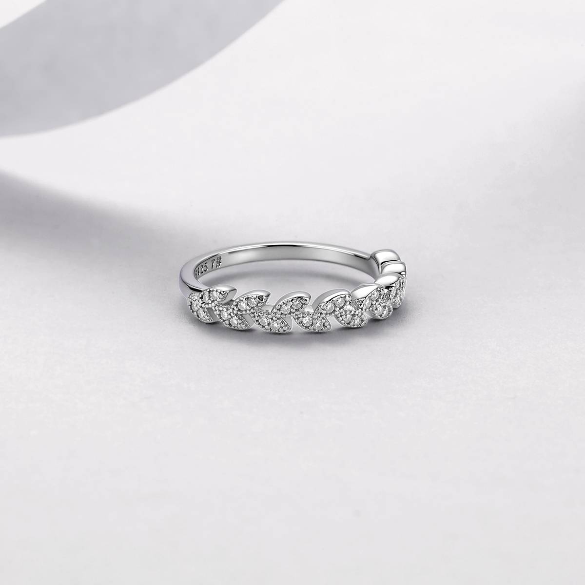 R52545款银镀18K白金圆形莫桑钻橄榄叶女戒0.16ct