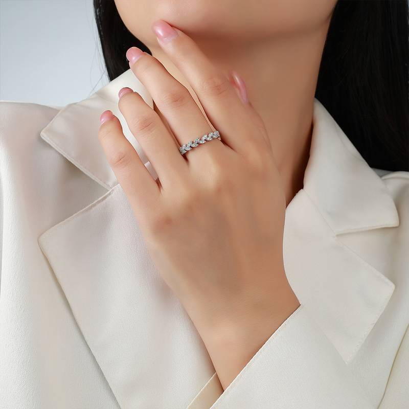 R52545款银镀18K白金圆形莫桑钻橄榄叶女戒0.16ct