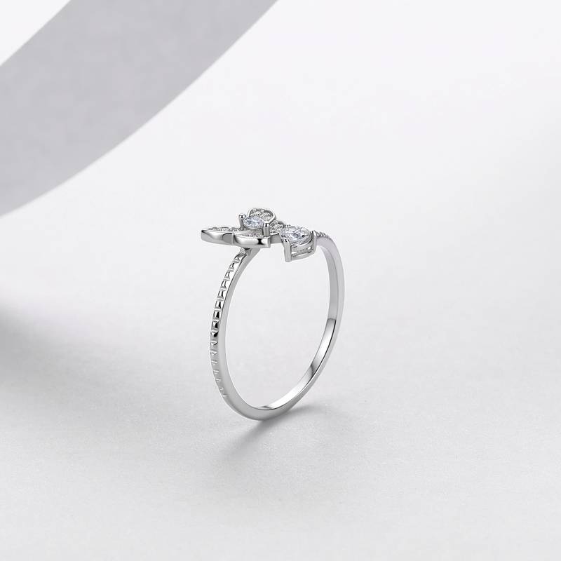 R52546款银镀18K白金心形莫桑钻飞舞蝴蝶小清新女戒0.4ct