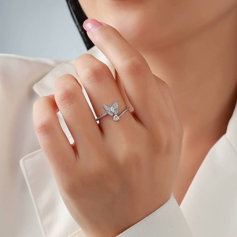 R52546款银镀18K白金心形莫桑钻飞舞蝴蝶小清新女戒0.4ct