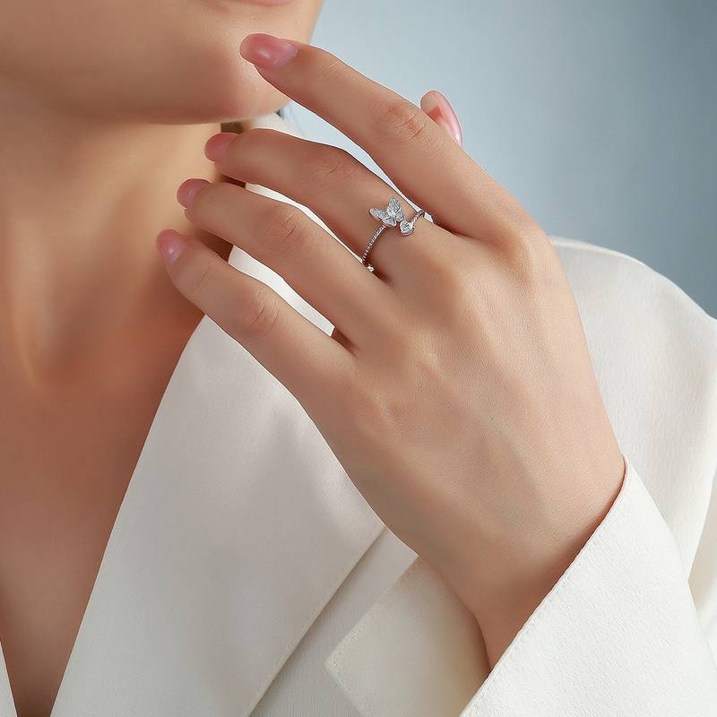 R52546款银镀18K白金心形莫桑钻飞舞蝴蝶小清新女戒0.4ct