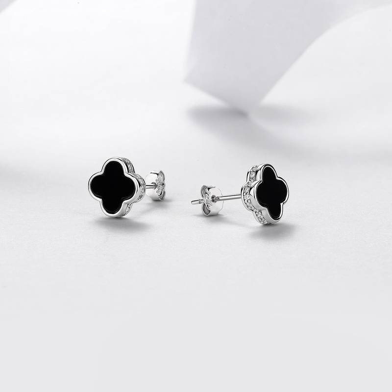 E12530-BMC款银镀18K白金圆形莫桑钻黑玛瑙四叶草耳钉0.16ct